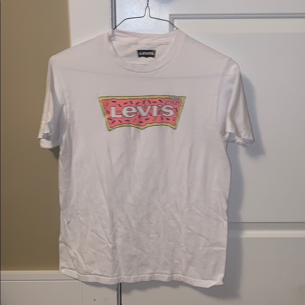 levi’s tee